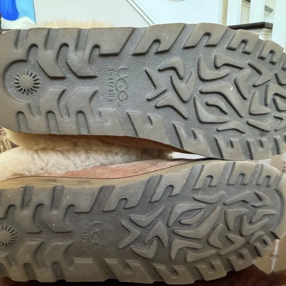 UGG Maylin Shearling Boots - Picture 5 of 9